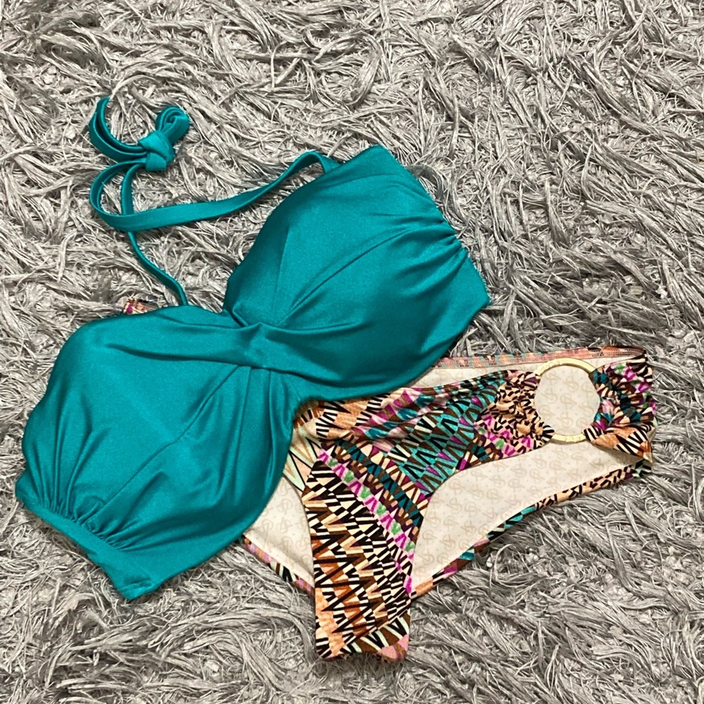 Victoria’s Secret 34DD